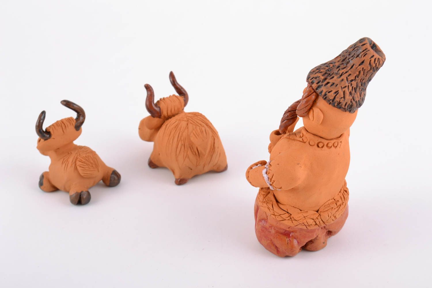Set of 3 handmade ceramic figurines in ethnic style the Cossack with 2 bulls photo 5