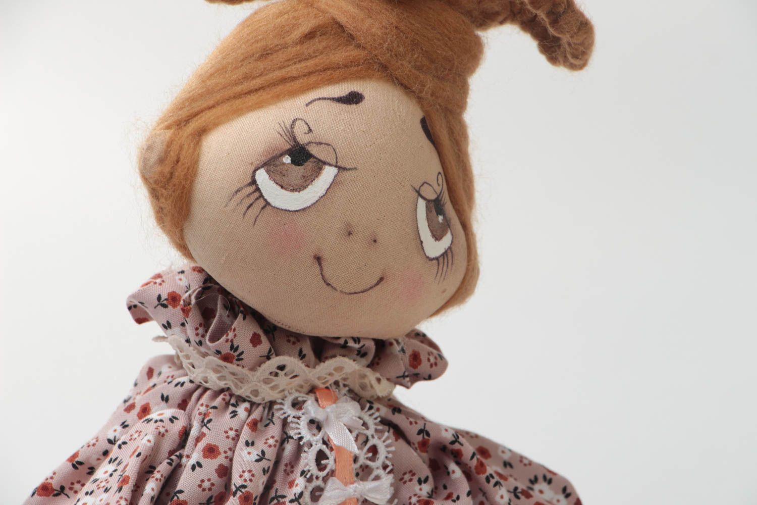 Мягкая игрушка девочка из ткани ручной работы авторская красивая для дома фото 3