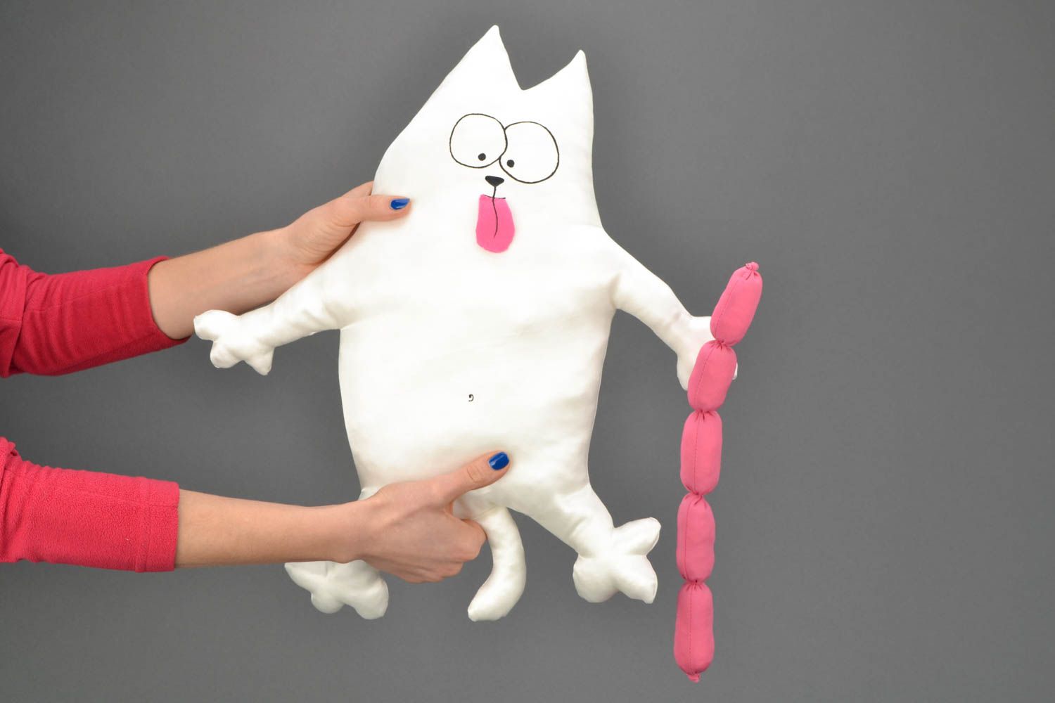 Интерьерная игрушка подушка в виде кота с сосисками фото 2