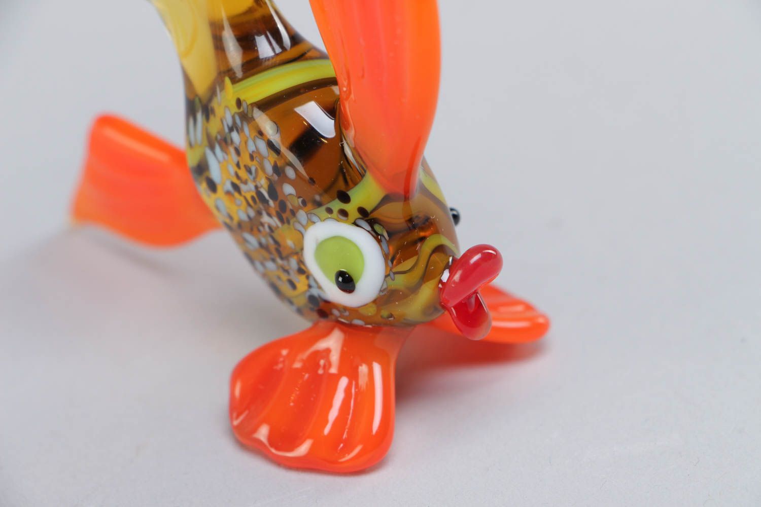 Beautiful handmade lampwork glass figurine of goldfish for gift photo 3