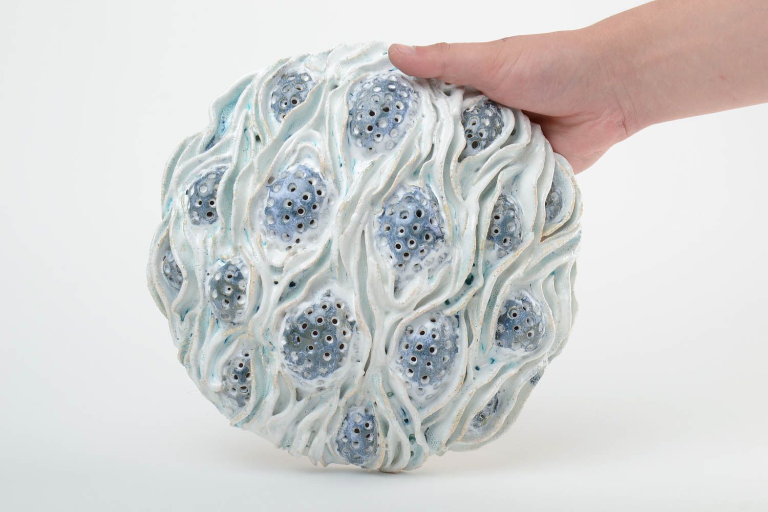 Керамическое панно необычное круглое для декора стен светлое ручной работы фото 5
