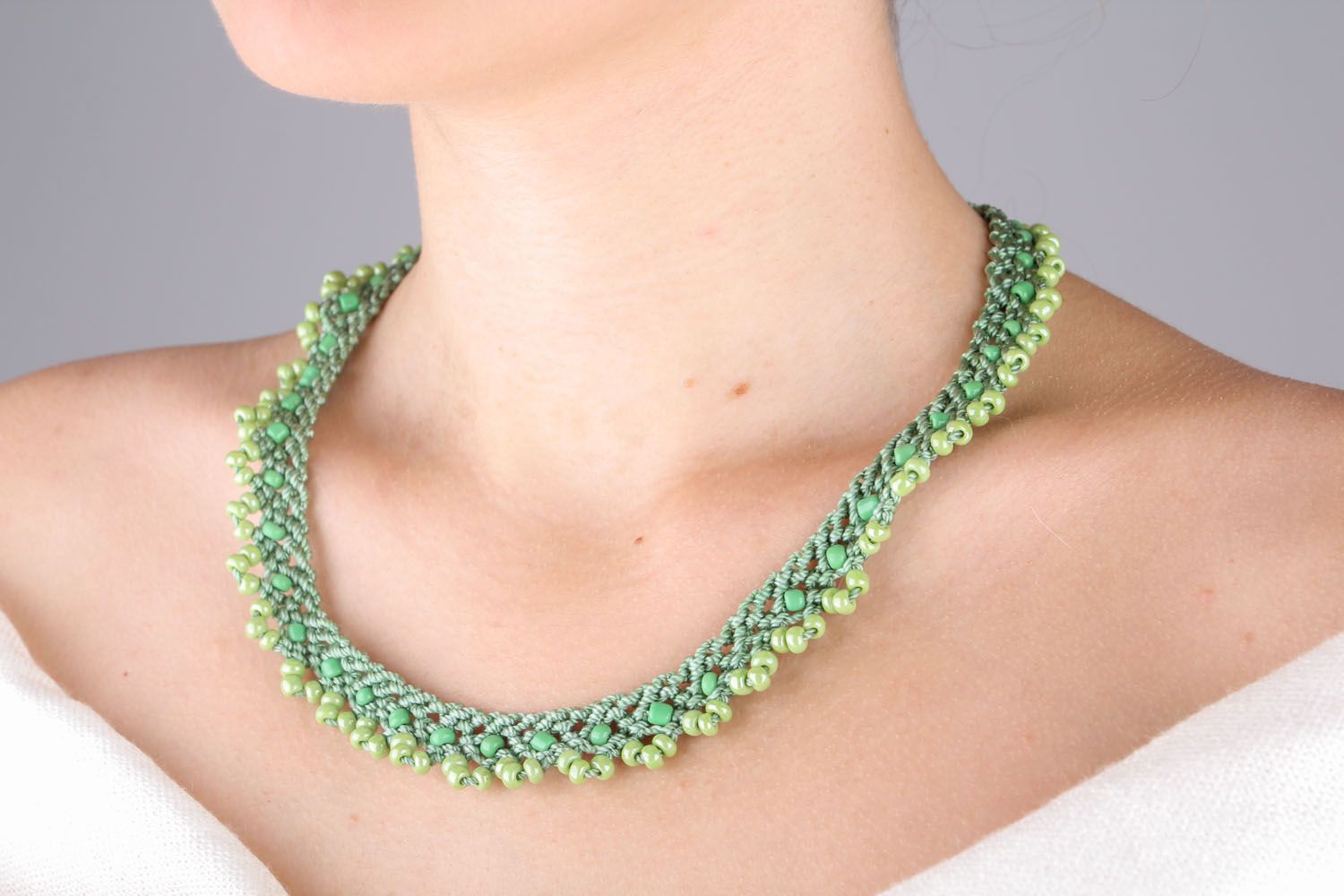 Light green woven necklace photo 1