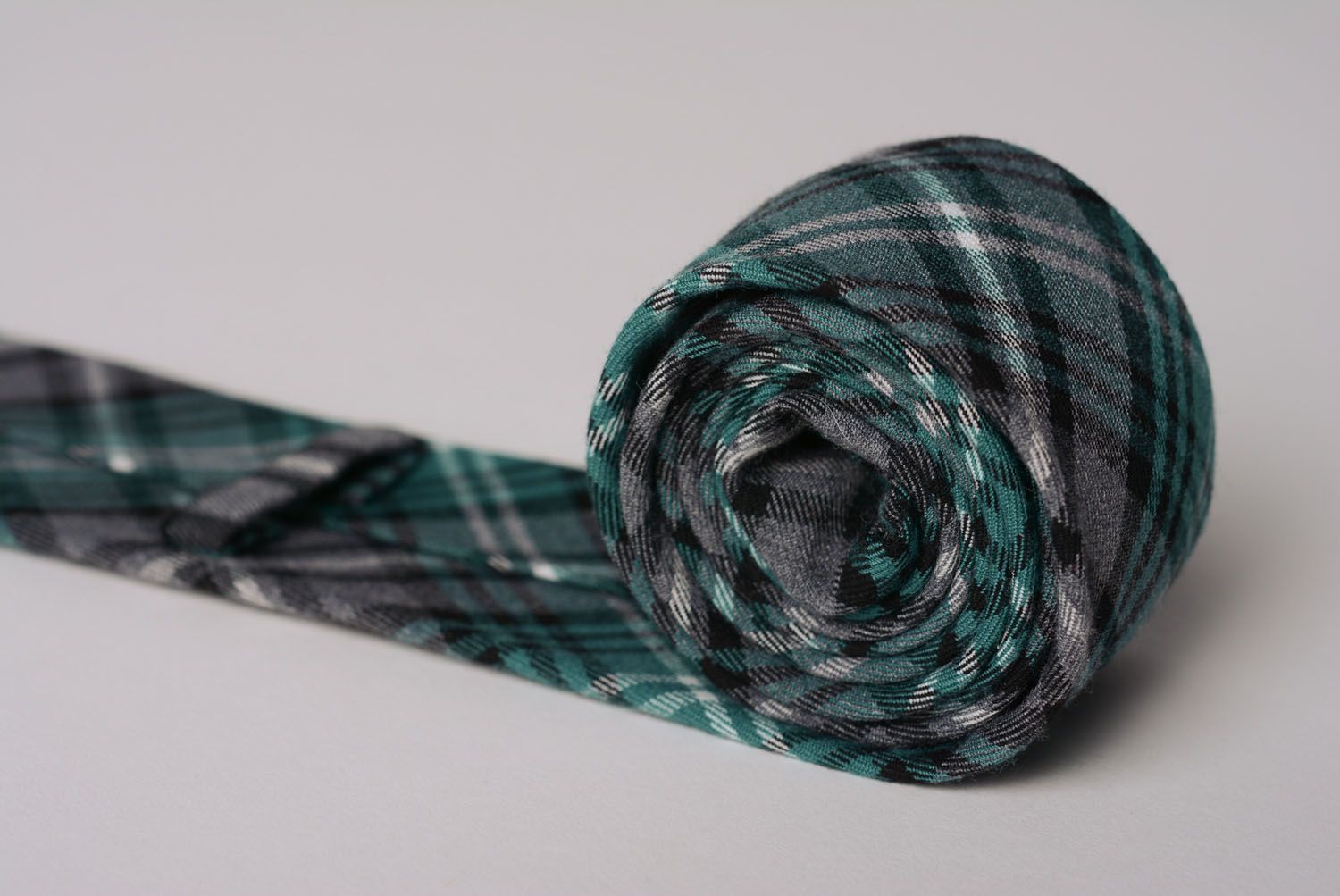 Gravata feita de mistura de lã de traje foto 3