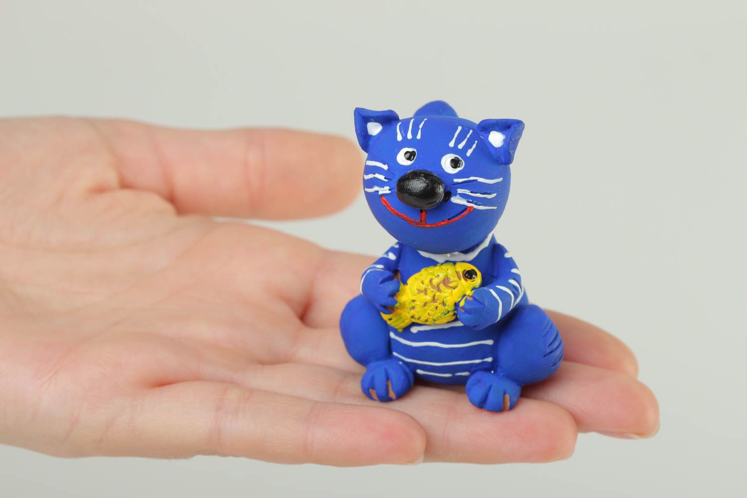 Статуэтка ручной работы хитрый кот статуэтка для декора фигурка из глины котик фото 5