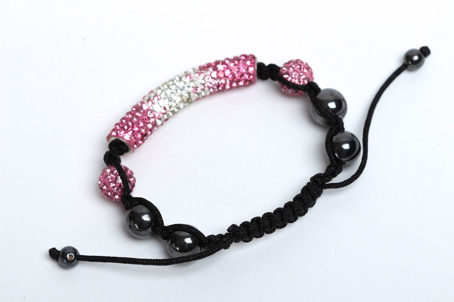 Bracelet tendance Bijou fait main en noir et rose Accessoire femme Brillance photo 2