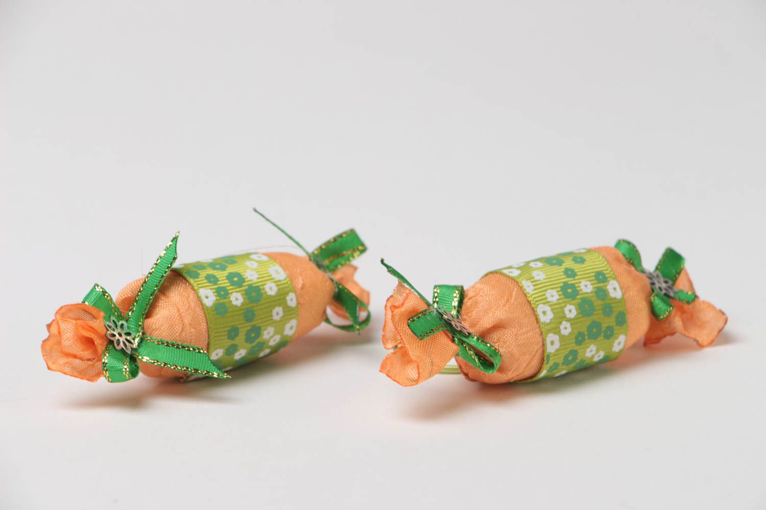 Детские тканевые резинки для волос в виде конфеток набор 2 штуки ручной работы фото 3