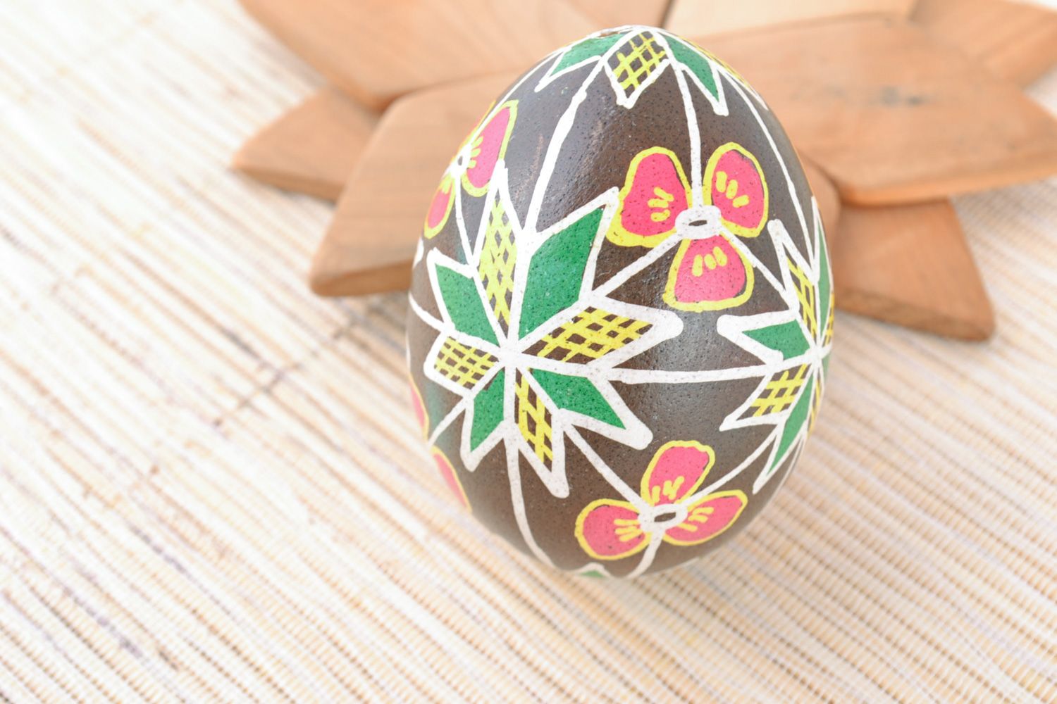 Handmade traditional decorative painted egg with floral ornament Easter decor photo 1