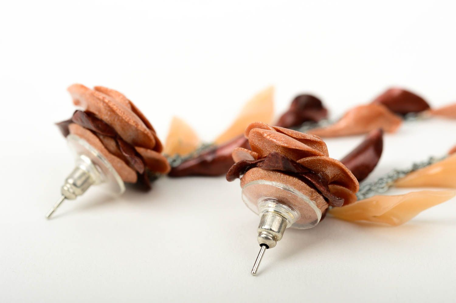 Модные серьги украшение ручной работы серьги из полимерной глины Кофейная роза фото 4