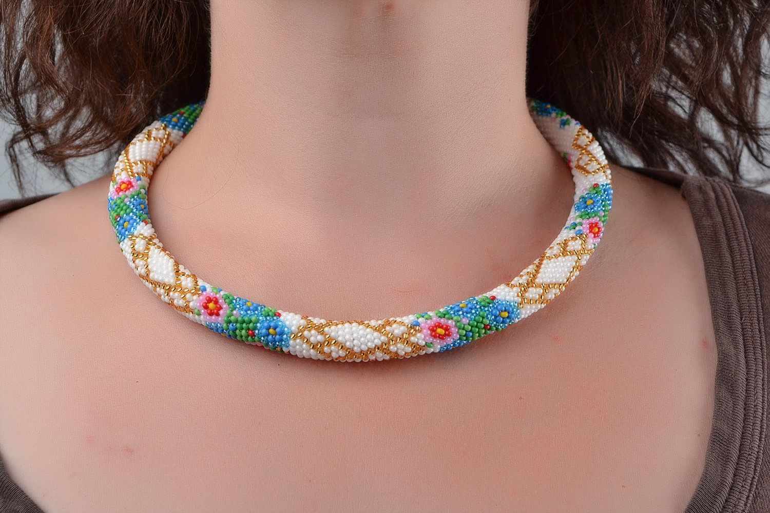 Collar de abalorios accesorio para el cuello artesanal elegante Flores de campo foto 2