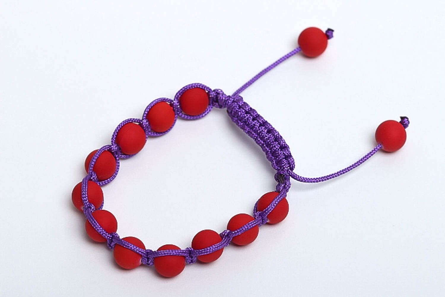 Bracelet fait main Bijou tendance couleurs rouge et violet Accessoire femme photo 2