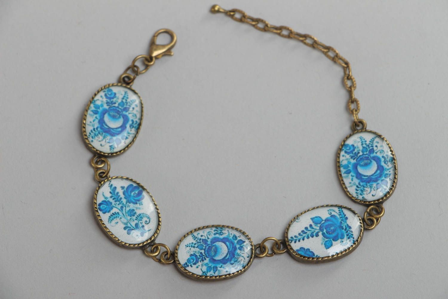 Handmade designer vintage bracelet made of glass glaze for women with metal fittings photo 2