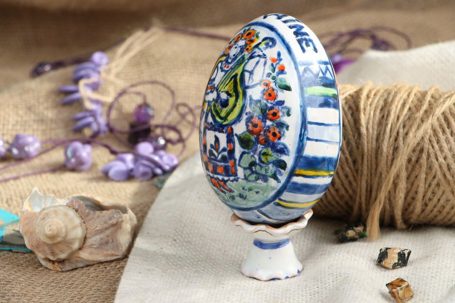 Ovo de cerâmica num suporte Ucraniana foto 5