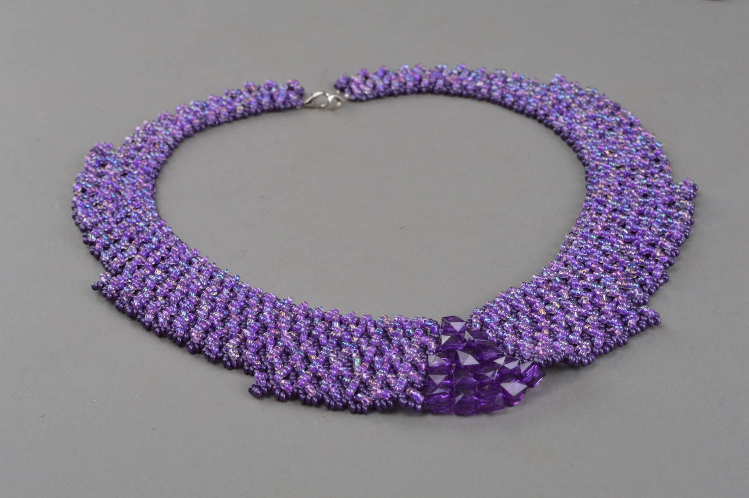 Collier en perles de rocailles et perles fantaisie fait main violet pour femme photo 2