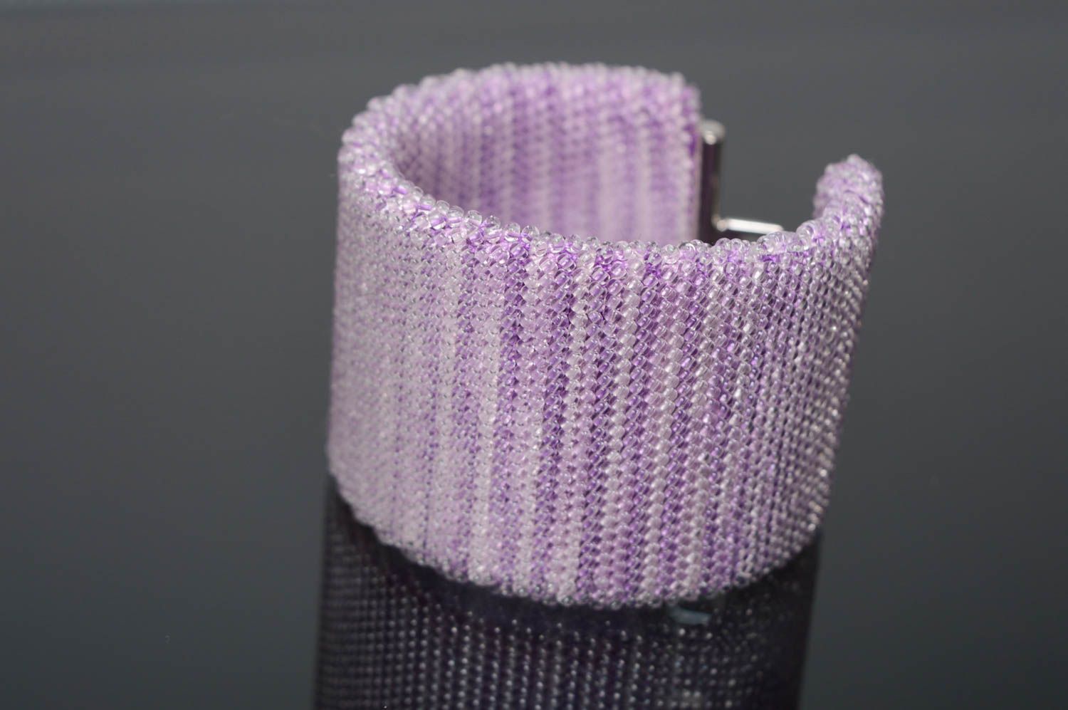 Breites Armband aus Rocailles Lavendel foto 1