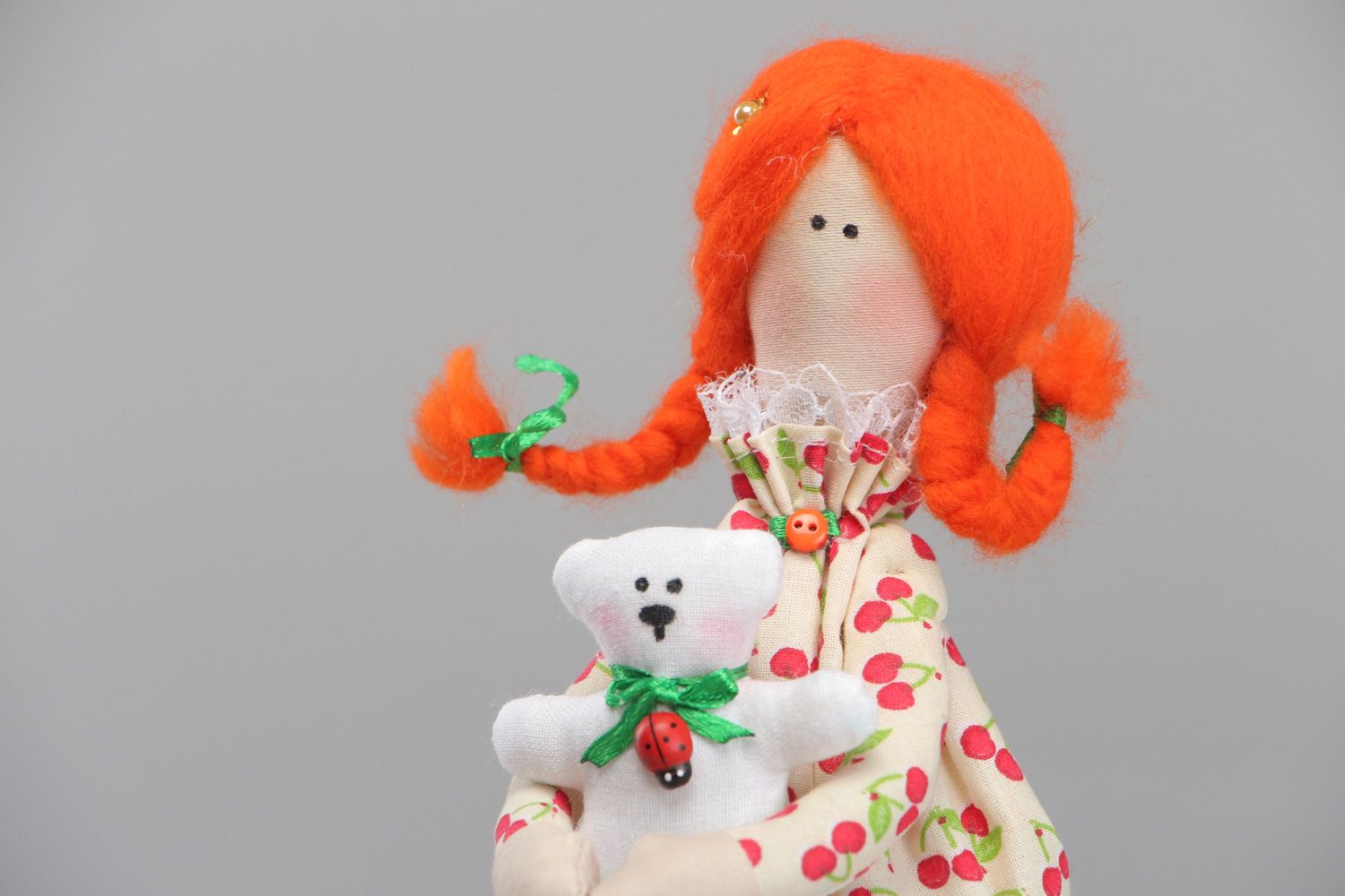Künstlerische weiche handmade Puppe aus Textil Prinzessin auf der Erbse foto 2