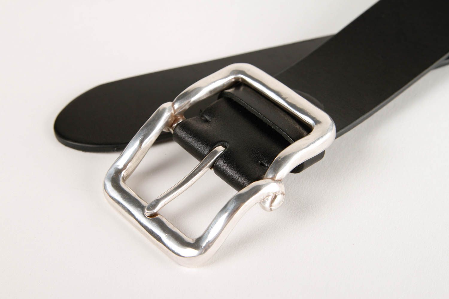 Cinturón de cuero natural accesorio de moda hecho a mano ropa masculina foto 4