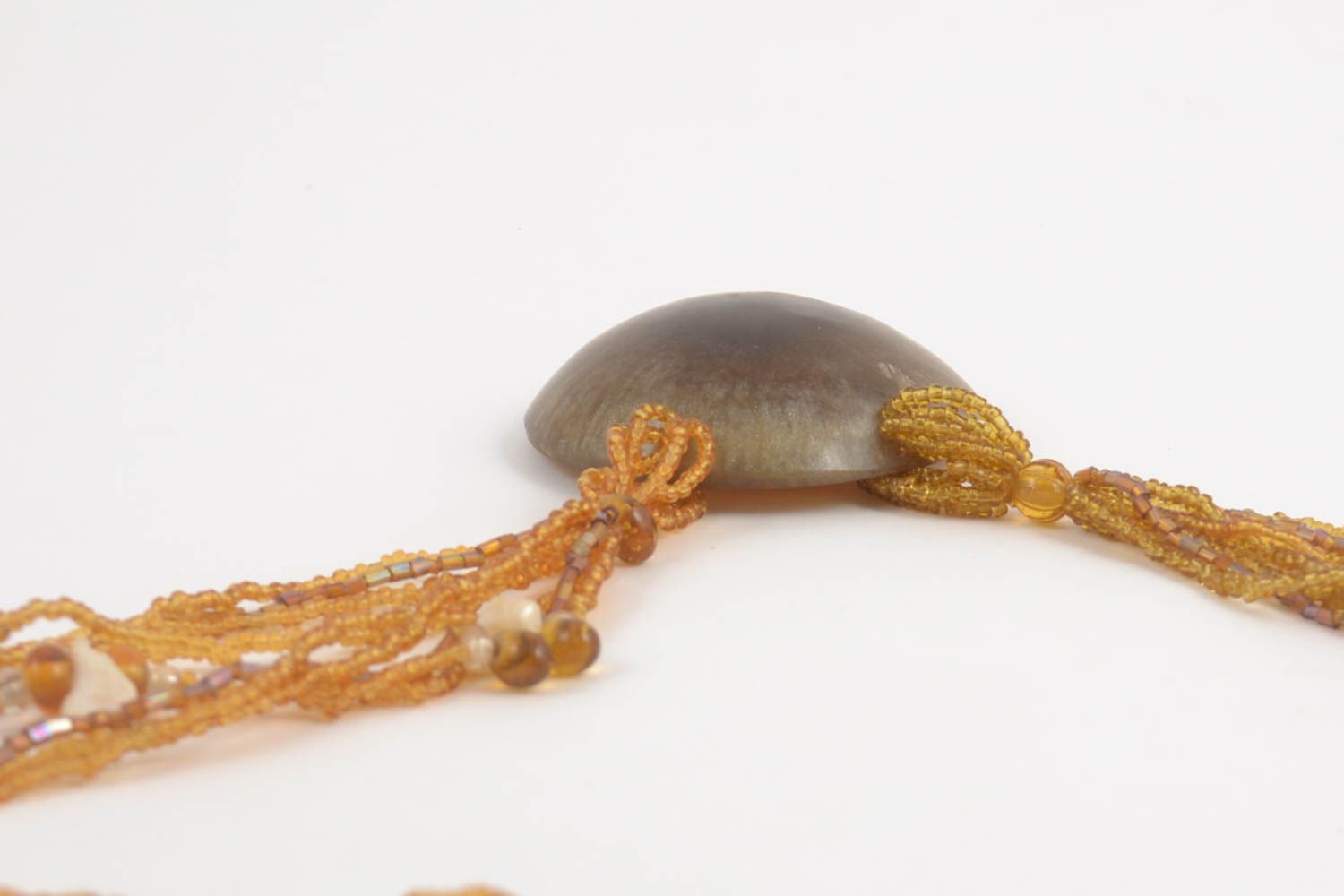 Collier pendentif Bijou fait main os de yack perles de rocaille Accessoire femme photo 4