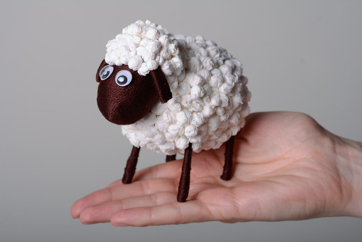 Jouet décoratif en fils de coton fait main design original pour intérieur Mouton photo 3
