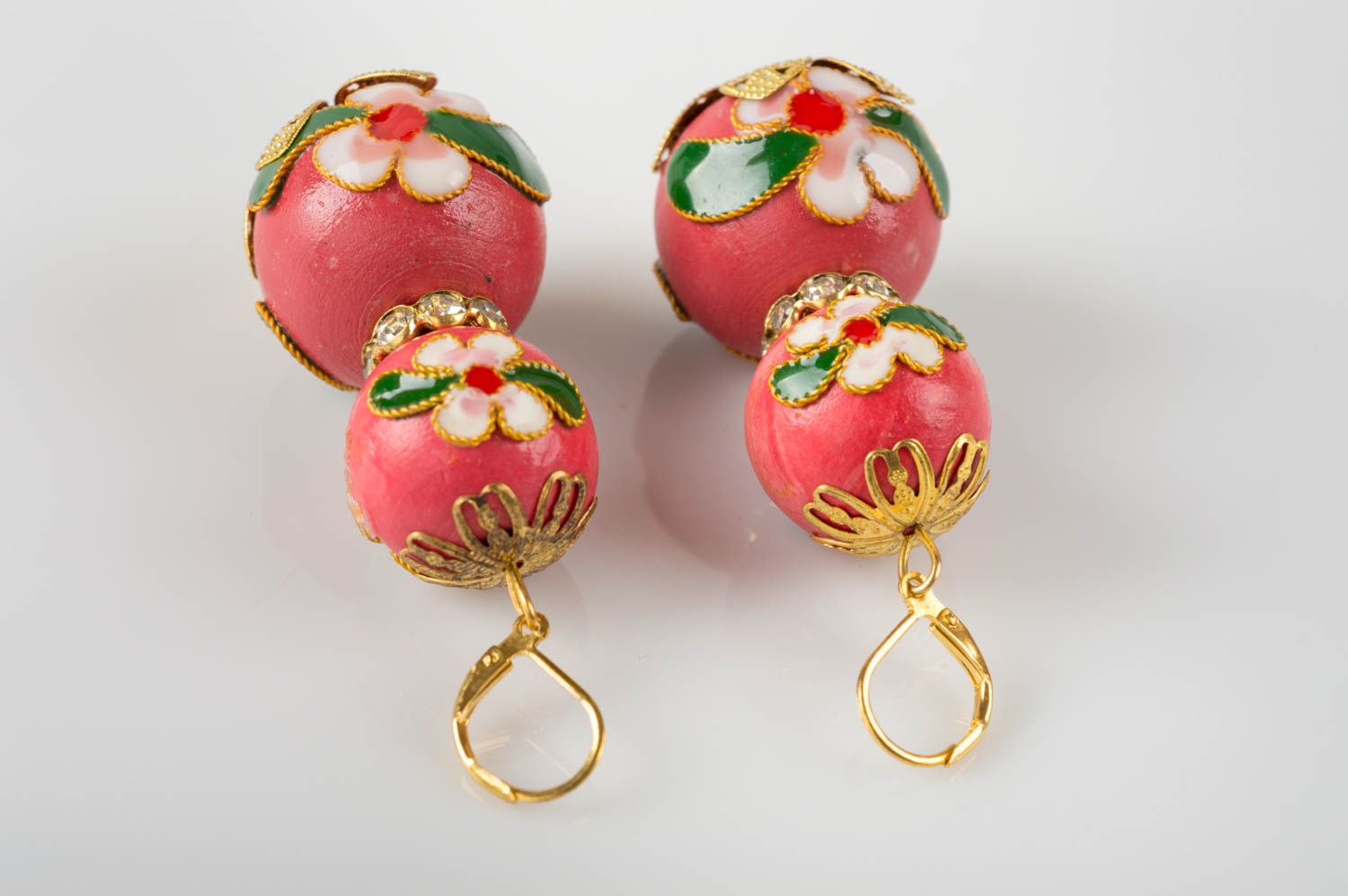 Boucles d'oreilles pendantes fait main Bijou mode rose en bois Cadeau pour femme photo 3