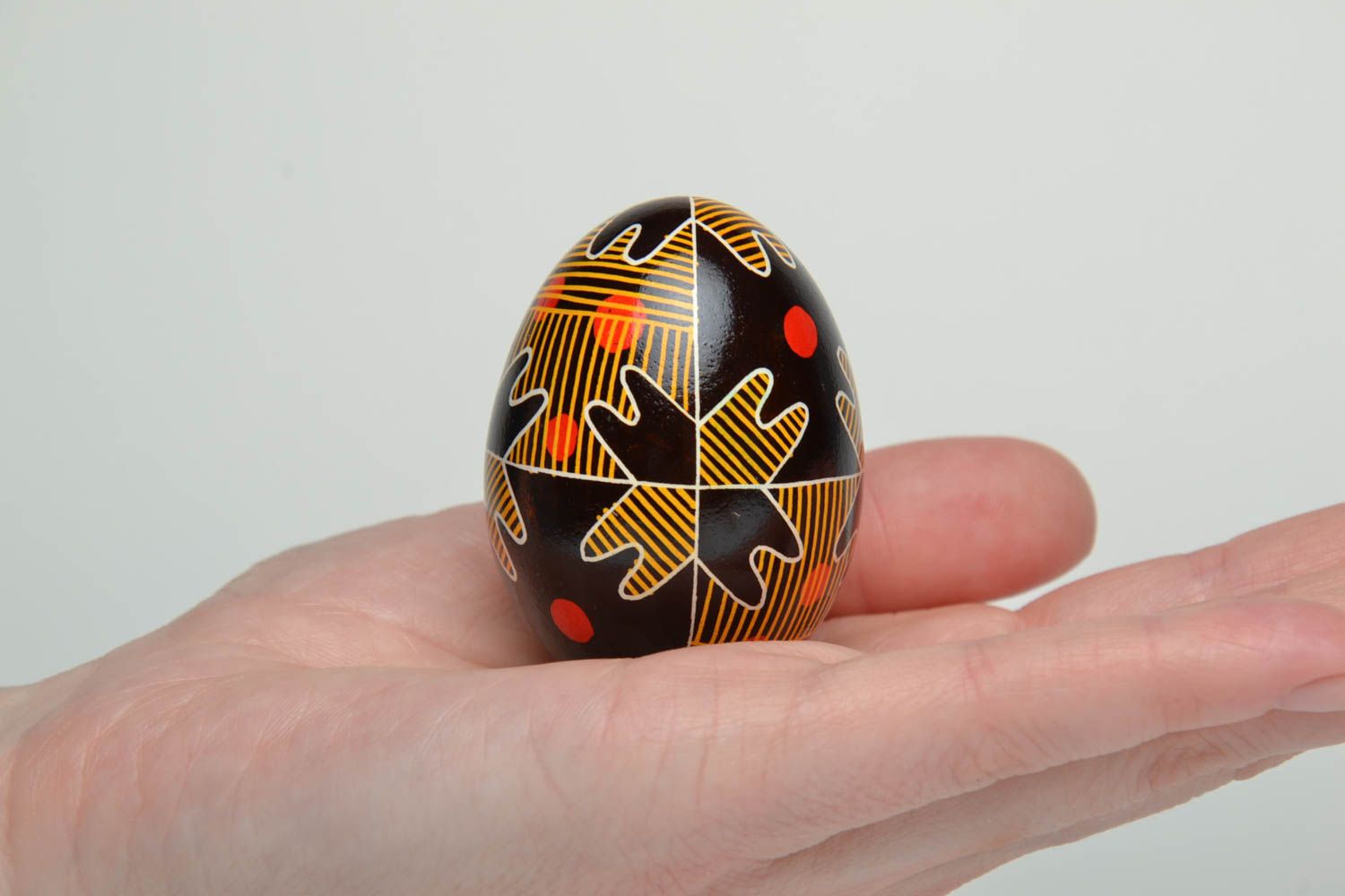 Huevo de Pascua decorado con cera foto 5