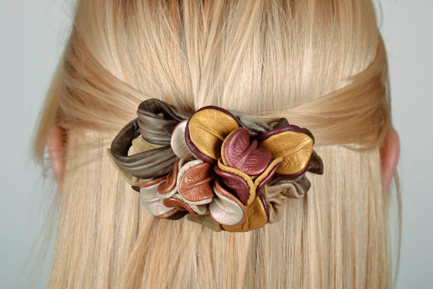 Brosche Haarspange Blume aus Leder foto 4