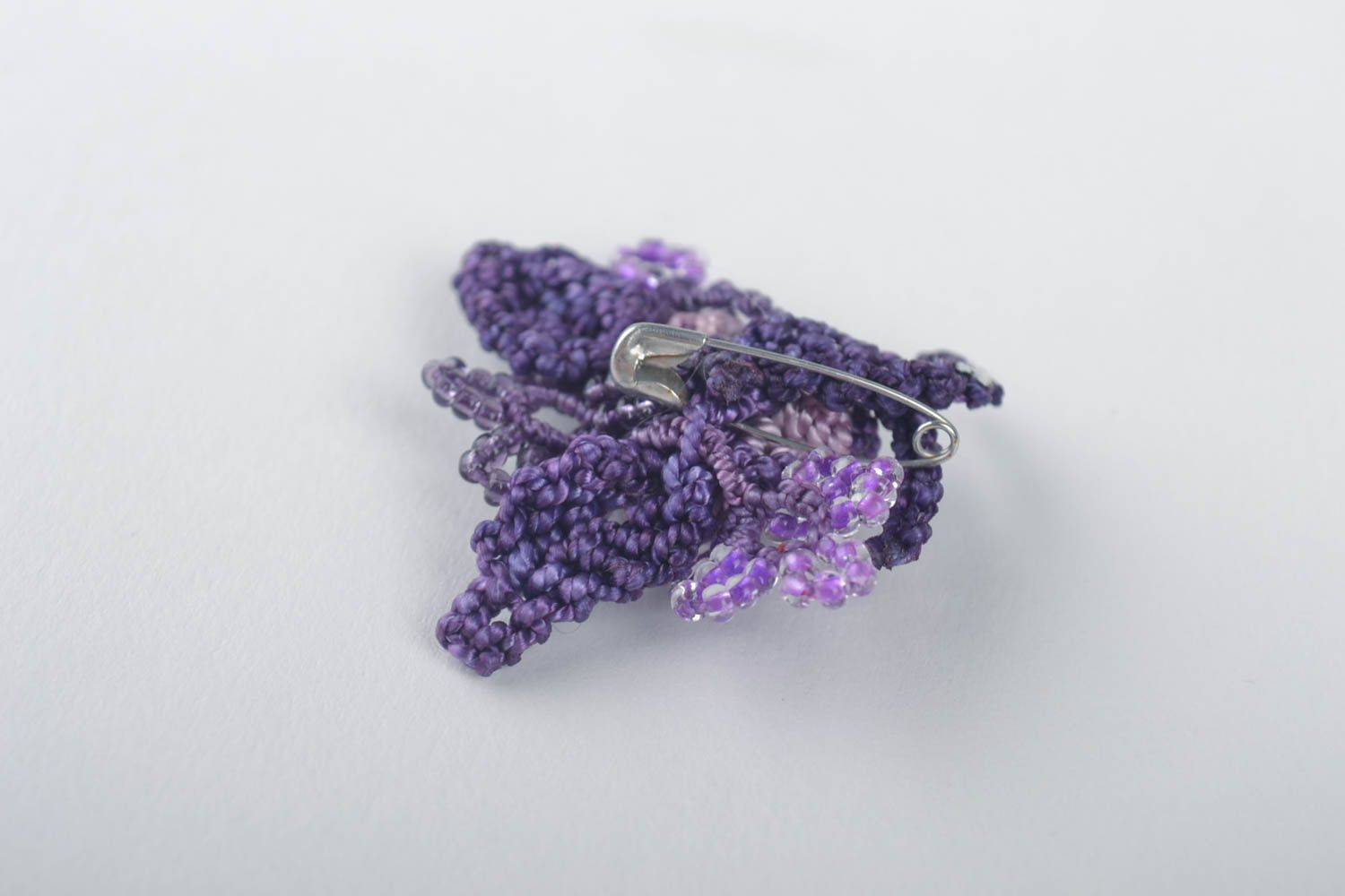 Украшение ручной работы брошь цветок плетеная брошь фиолетовая макраме анкарс фото 2