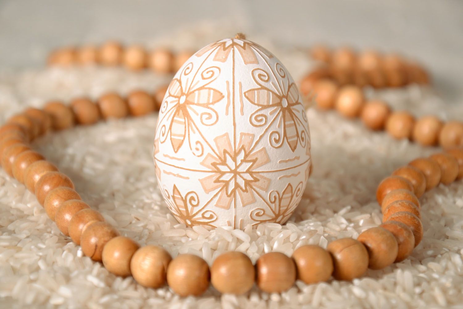 Oeuf de Pâques décoratif fait main original ukrainien pratique pour la maison photo 1