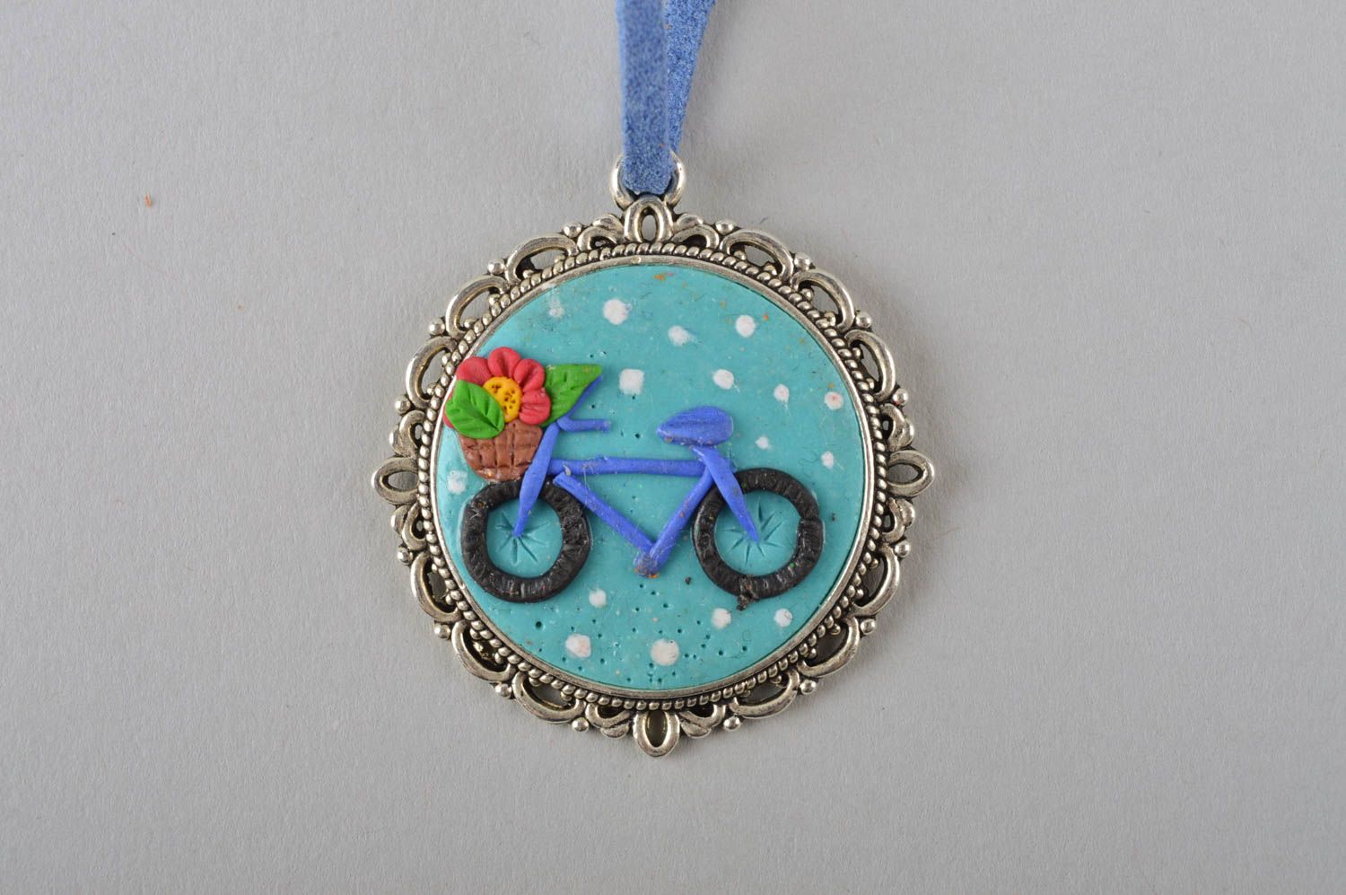 Pendentif vélo rond Bijou fait main pâte polymère sur cordon Cadeau femme photo 3