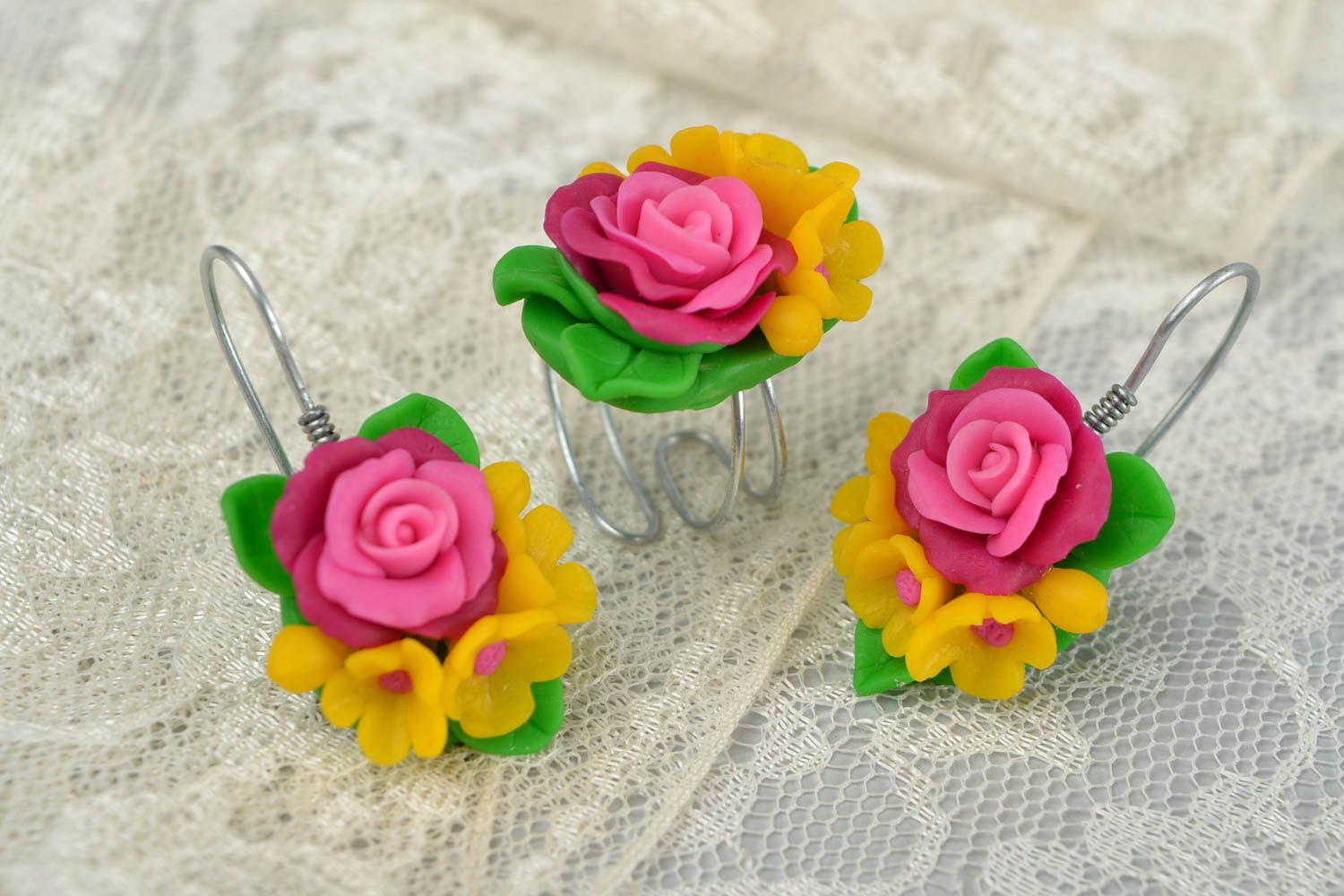 Handmade Damen Schmuckset Ohrringe und Ring mit Blumen aus Polymerton bunt foto 1