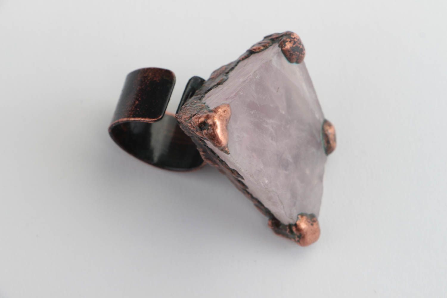 Bague en métal avec quartz rose grande faite main accessoire pour femme photo 3