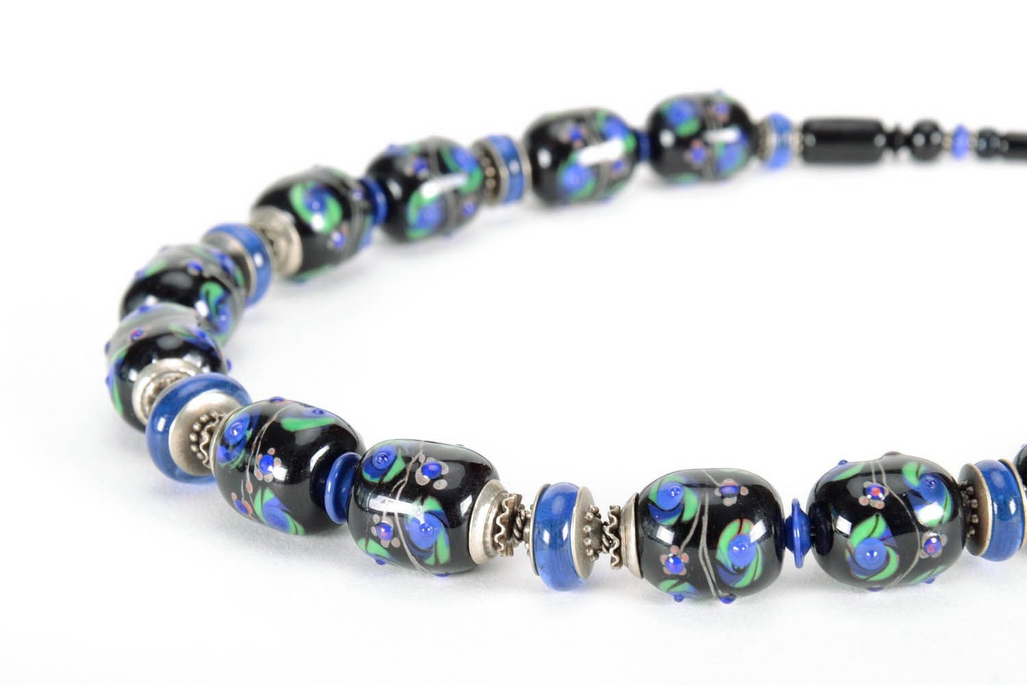 Glass beaded necklace photo 3