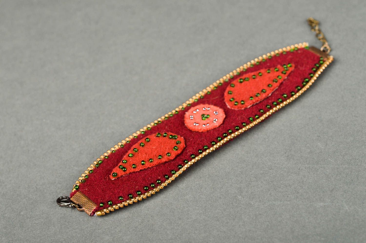 Bracelet textile Bijou fait main rouge en polaire Accessoire pour femme photo 2