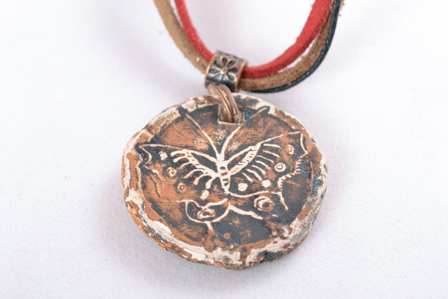 Round ceramic pendant with butterfly photo 3