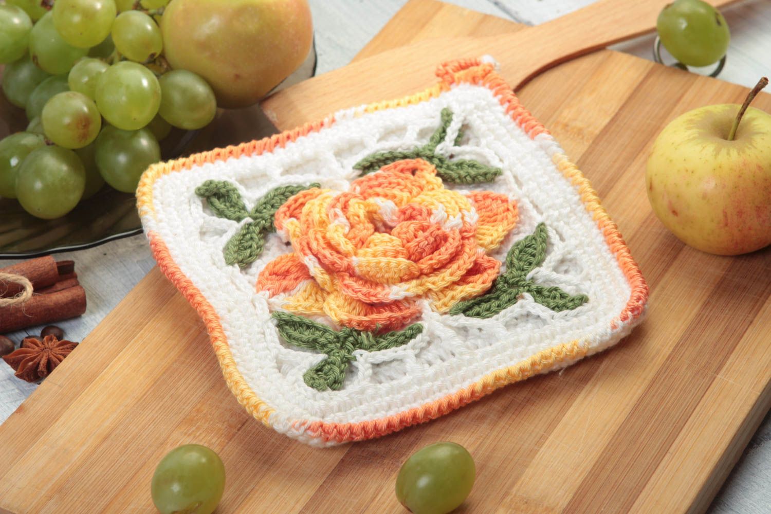 Manique cuisine faite main Accessoire cuisine tricotée avec fleur Idée cadeau photo 1
