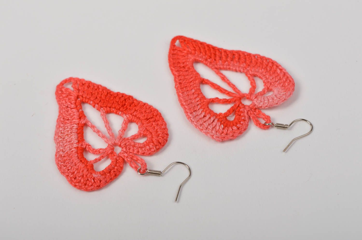 Pendientes a crochet rojos hechos a mano bisutería tejida  accesorio para mujer  foto 4