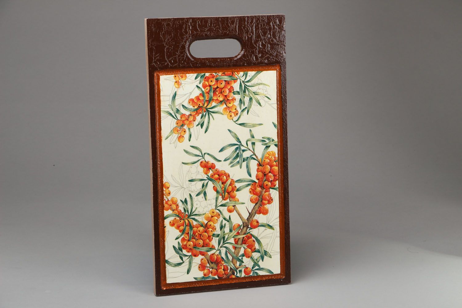 Cutting board with decoupage Seabuckthorn photo 1