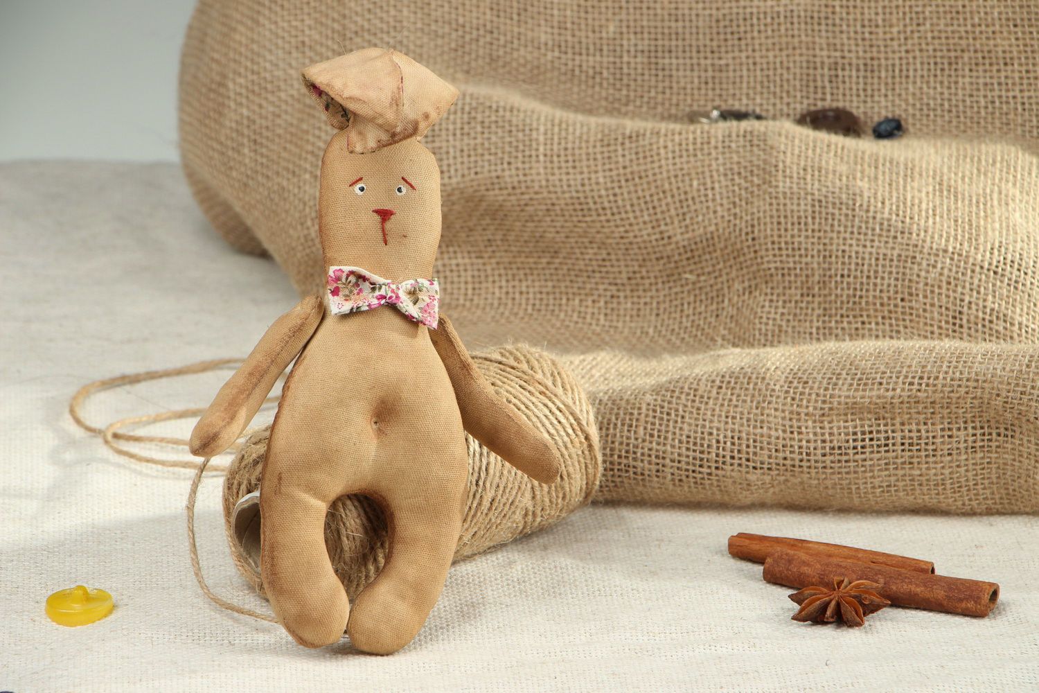 Coniglietto in stoffa fatto a mano pupazzo di pezza giocattolo ecologico  foto 1