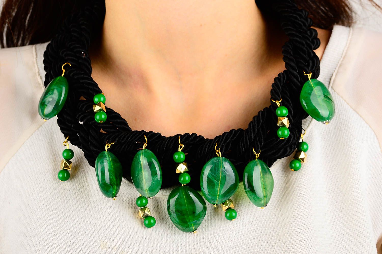 Сollar original con piedras verdes bisuteria artesanal regalo para mujer foto 1