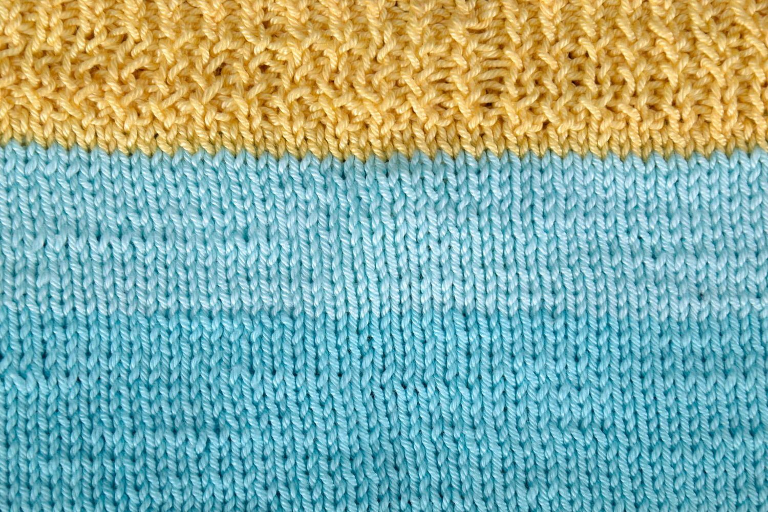 Детский свитер вязаный спицами фото 4