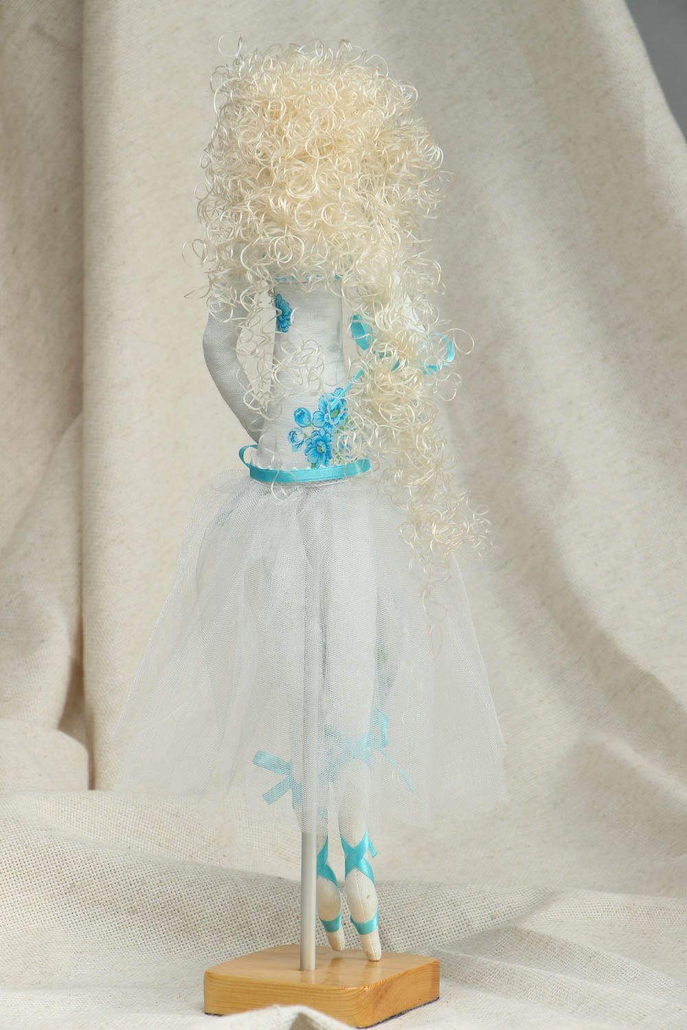 Авторская кукла на подставке Балерина фото 3