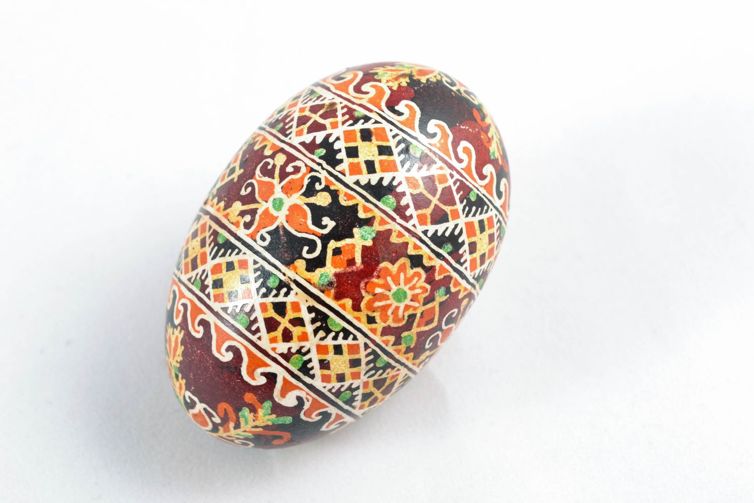 Huevo de Pascua con ornamentos ricos foto 5