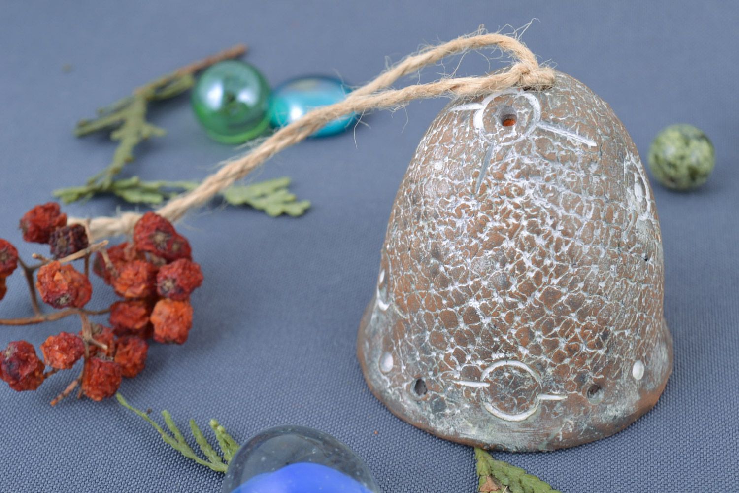 Kleines schönes handgemachtes Deko Glöckchen aus Keramik für Haus Interieur foto 1