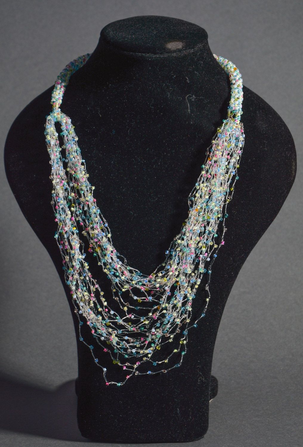 Long collier en perles de rocaille multicolore d'été fait main pour femme  photo 3