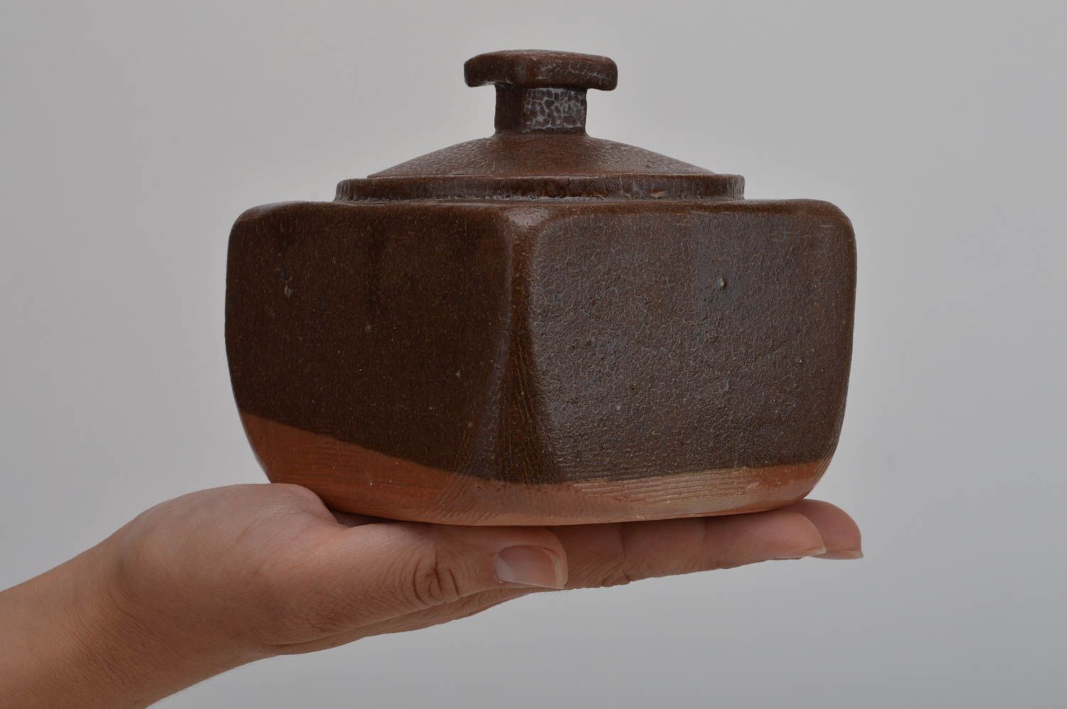 Azucarera cerámica pintada original bonita hecha a mano de color marrón foto 3