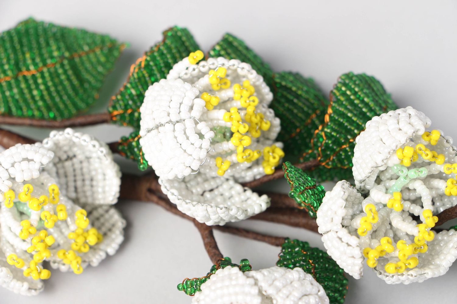 Fiori fatti a mano fiori decorativi intrecciati con perline decorazioni casa foto 2