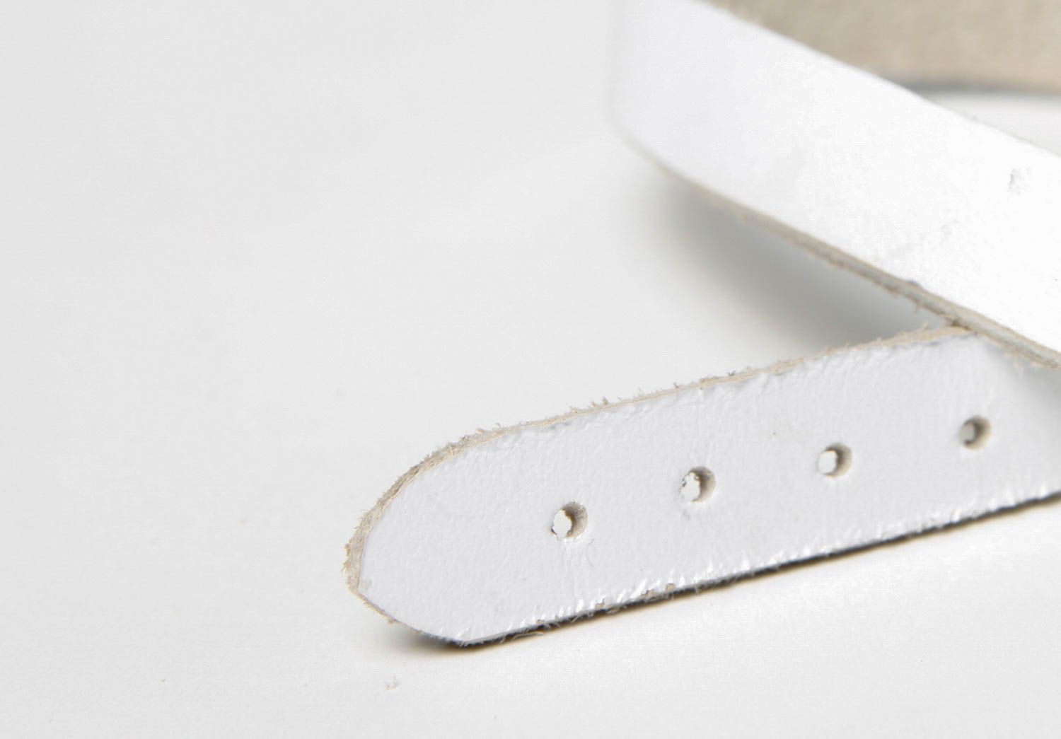Handmade Armband aus Leder in Weiß Designer Schmuck Accessoire für Frauen  foto 4