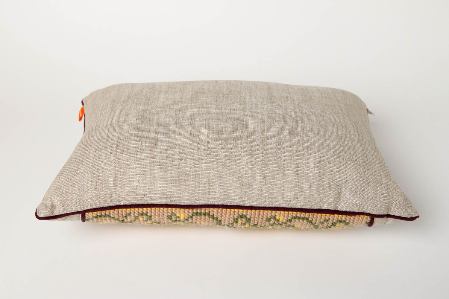 Подушка на диван подарок ручной работы красивая маленькая декоративная подушка фото 4