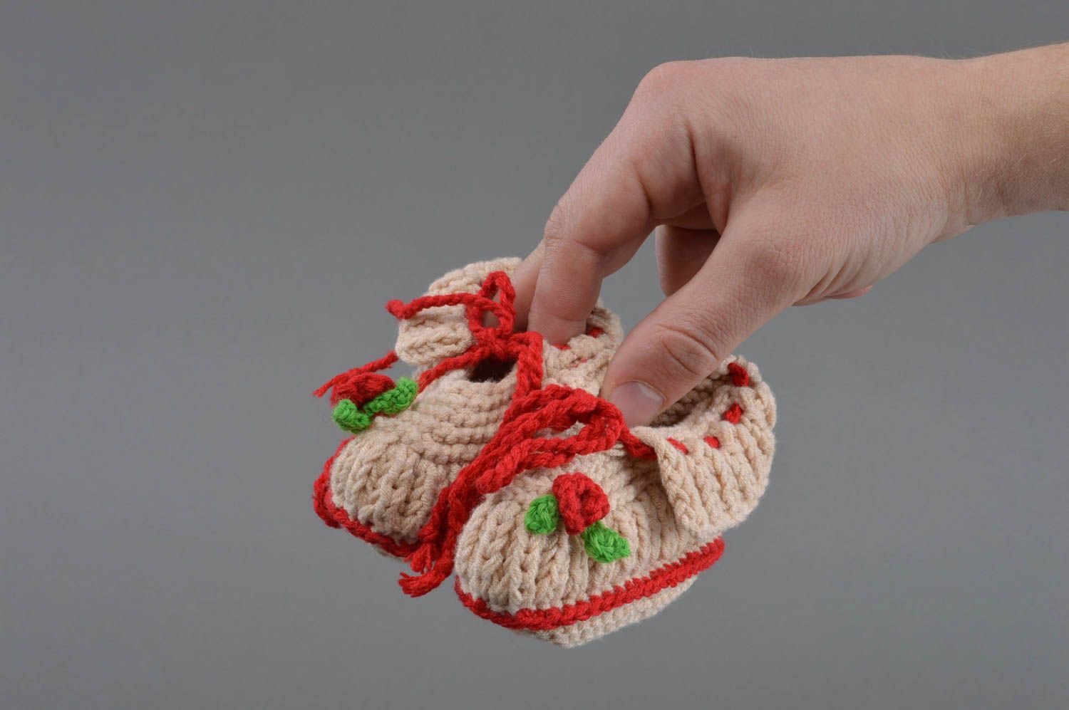 Теплые вязаные детские пинетки ручной работы из полушерсти на шнурочках  фото 4