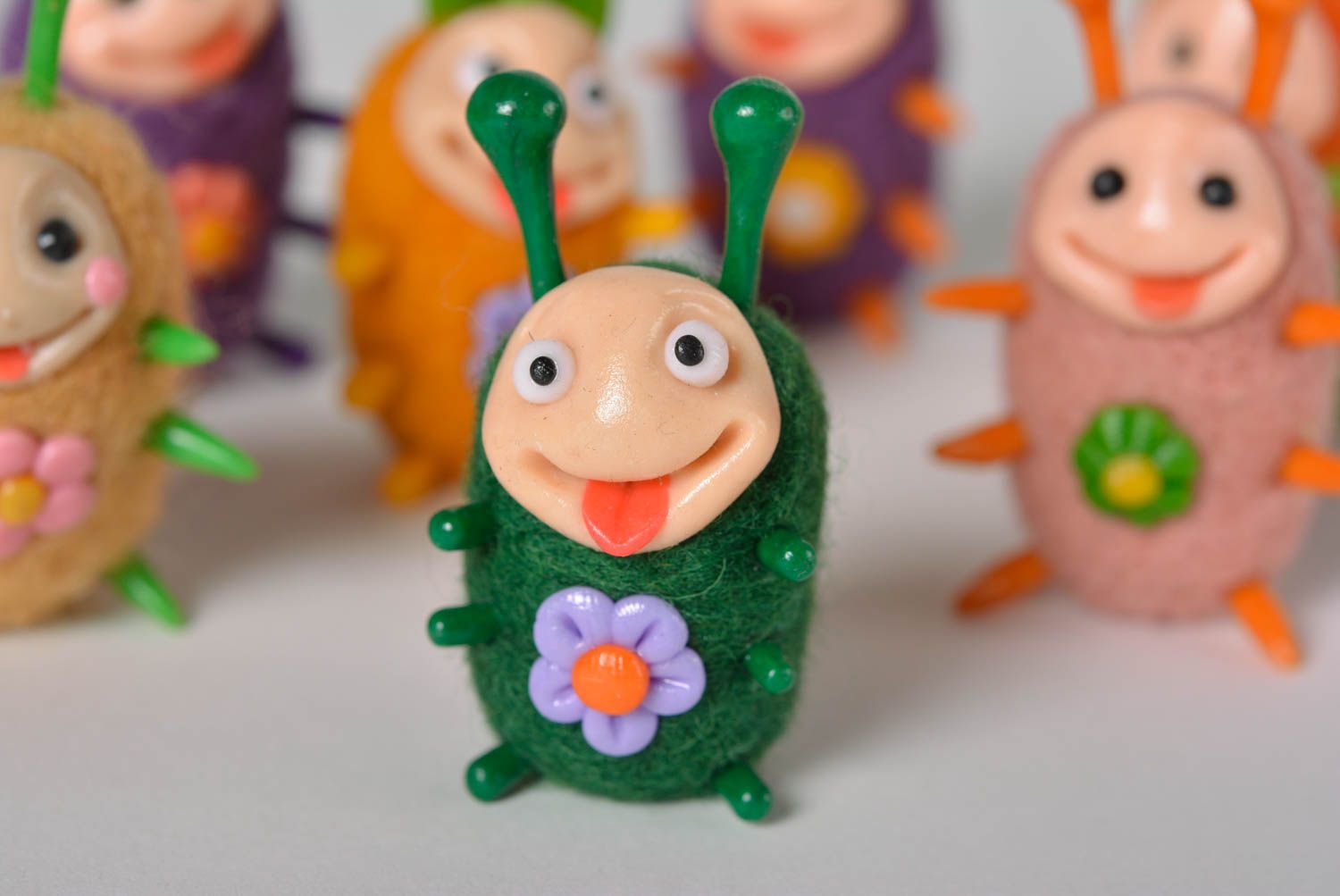 Handmade kleines Spielzeug gefilzte Figur Geschenkidee für Kinder grün foto 4