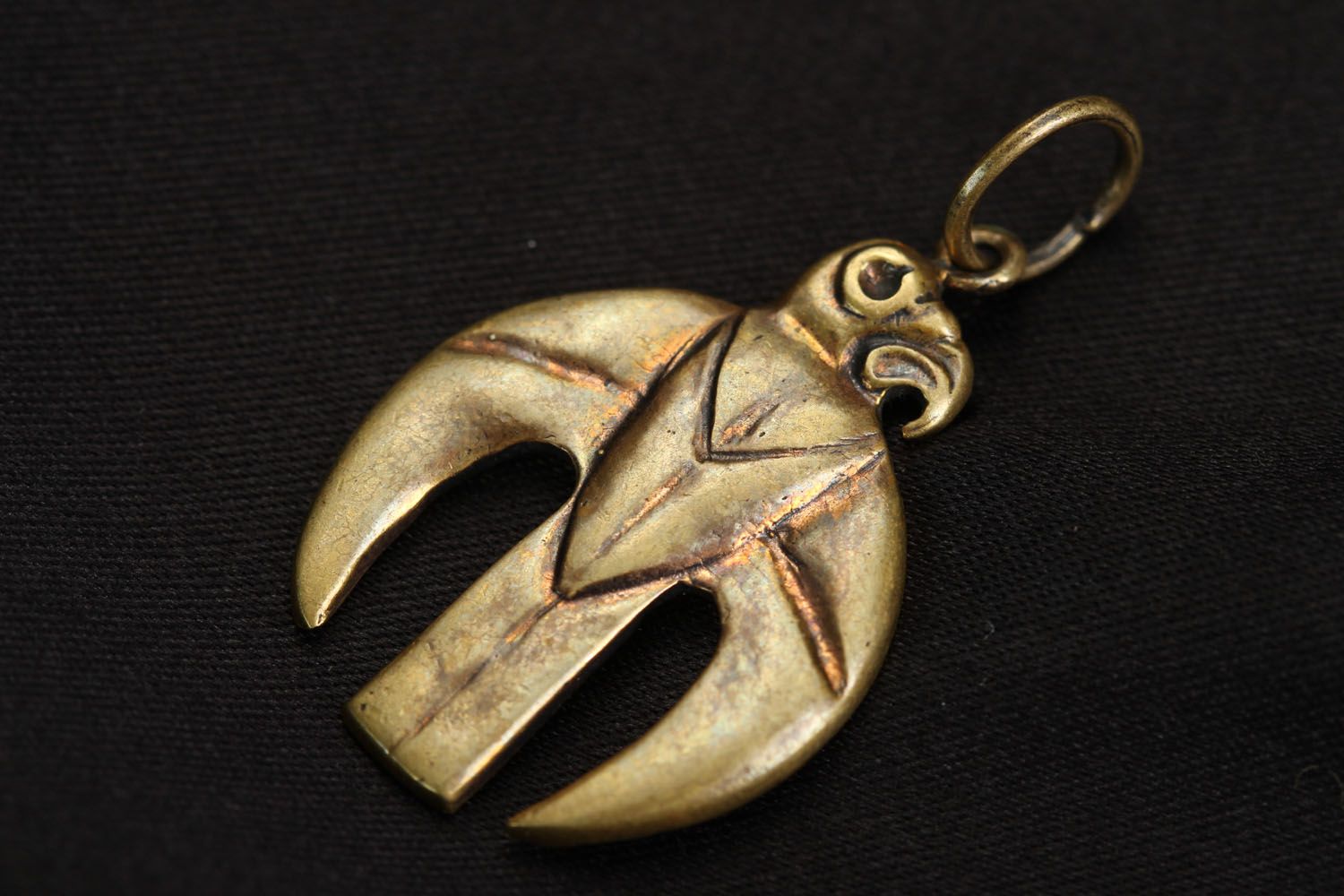 Pendentif oiseau scythe en bronze fait main photo 1